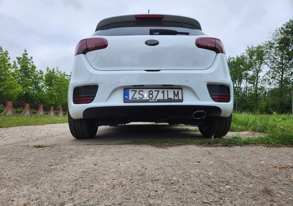 Kia Ceed cena 42000 przebieg: 147200, rok produkcji 2015 z Kostrzyn małe 254